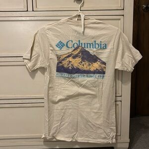 Columbia graphic tan cream shirt